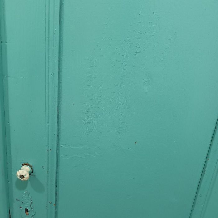 Гардероб + скрин + стол + закачалка цвят тюркоаз