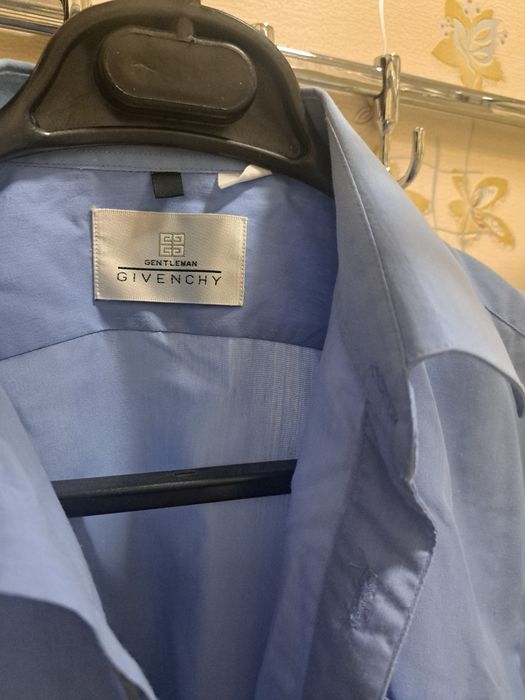 Школьные рубашки синего и белого цвета