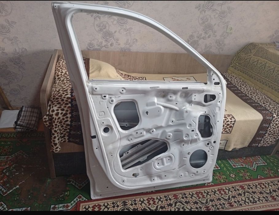 Дверь левая водительская Bestune 1.5T