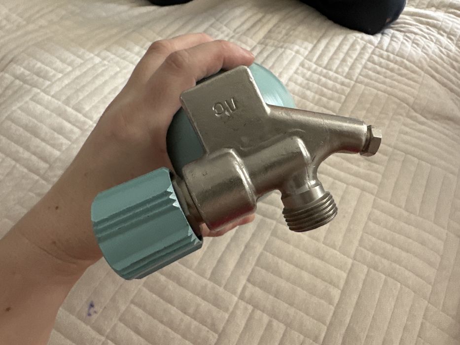 Продам кислородный медицинский баллончик