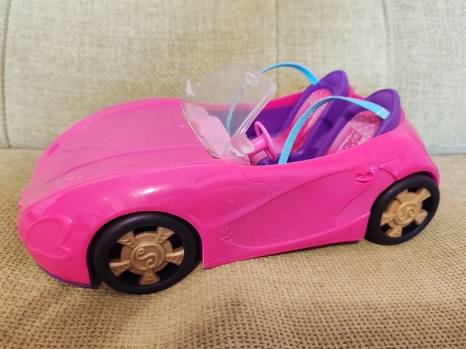 Кола за кукли. В отлично състояние.