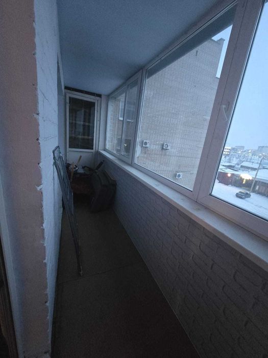 продам 2 комн Зайсан 1995 кирпич