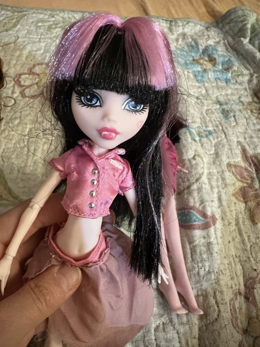 Продам  кукол монстр хай!