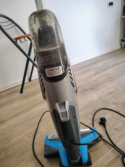 Aspirator cu spalare Bissell