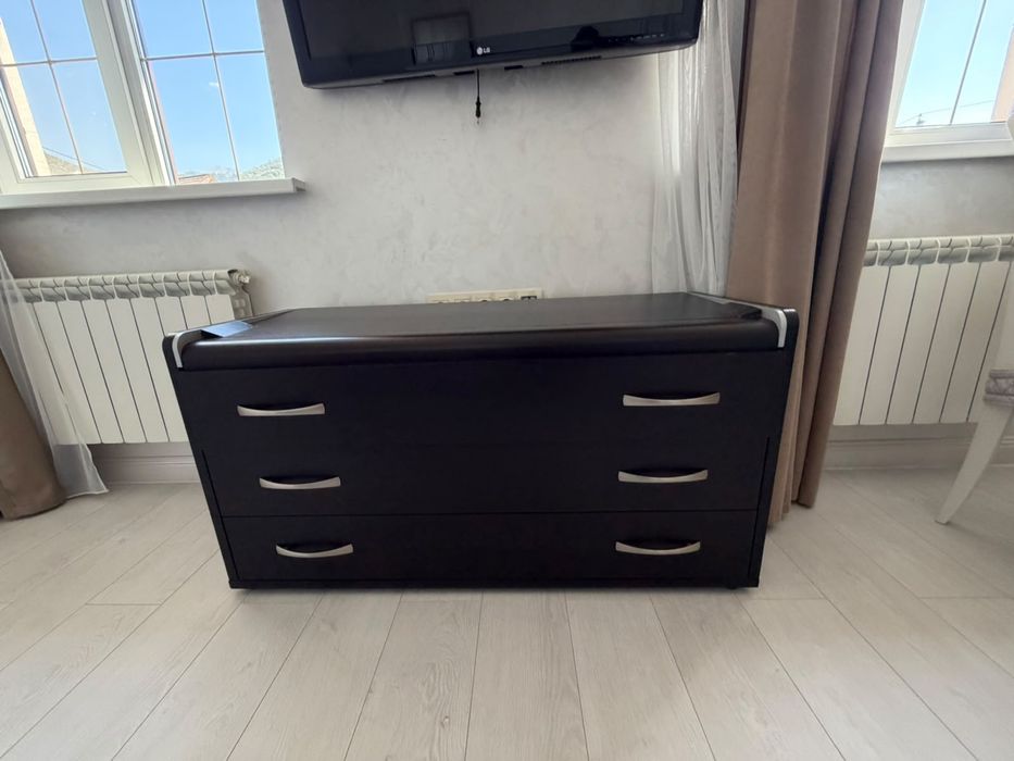 Продам ковер, матрас , комод