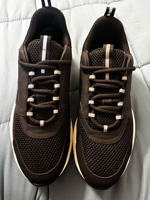 DIOR B22 black and white