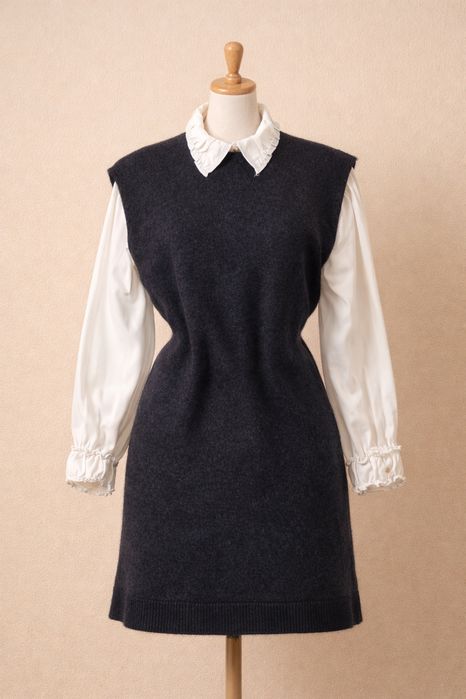 Rochie  stil vesta fără maneci, 80% lână