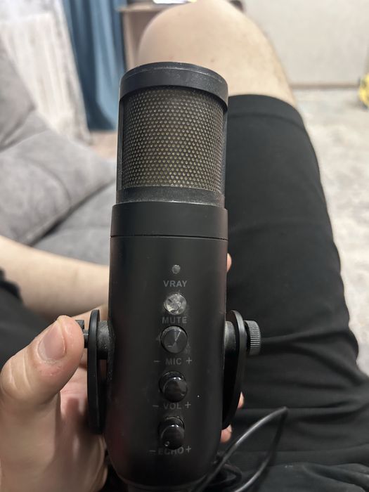 Продам микрофон полностбю рабочий