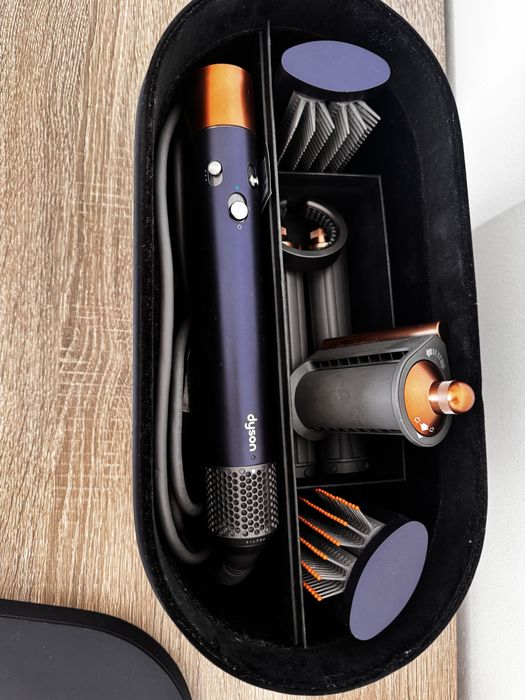 Dyson Airwrap Long Prussian Blue