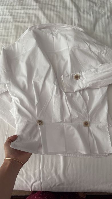 Костюм и рубашка в идеальном состоянии