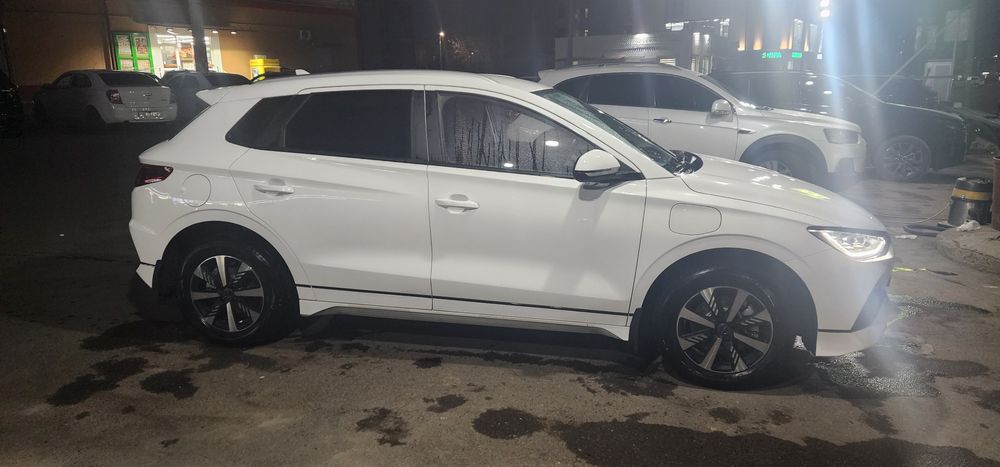 Продаётся своя BYD E2 2024