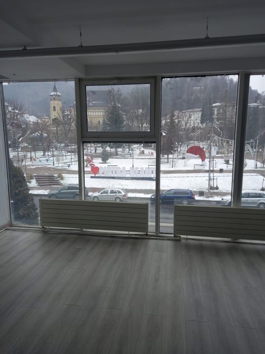 Închiriez spațiu comercial ultracentral Piatra-Neamț