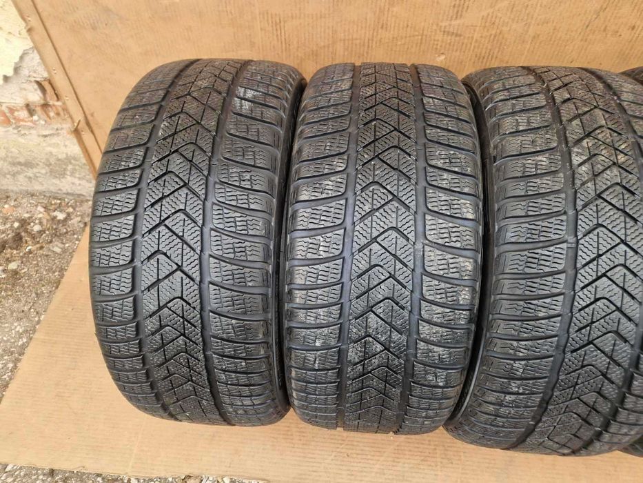 4 броя Pirelli R18 245/40
Зимни гуми 
DOT2922