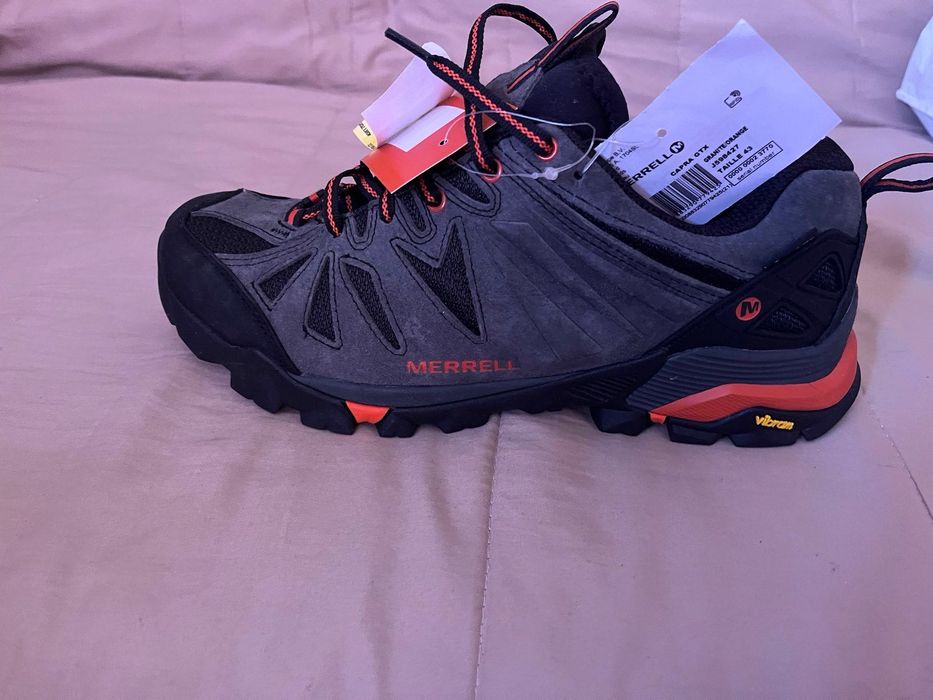 Туристически обувки