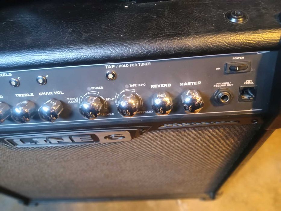 Усилвател Line6/ Crate/ Marshall, кубе за китара с вграден процесор ефекти