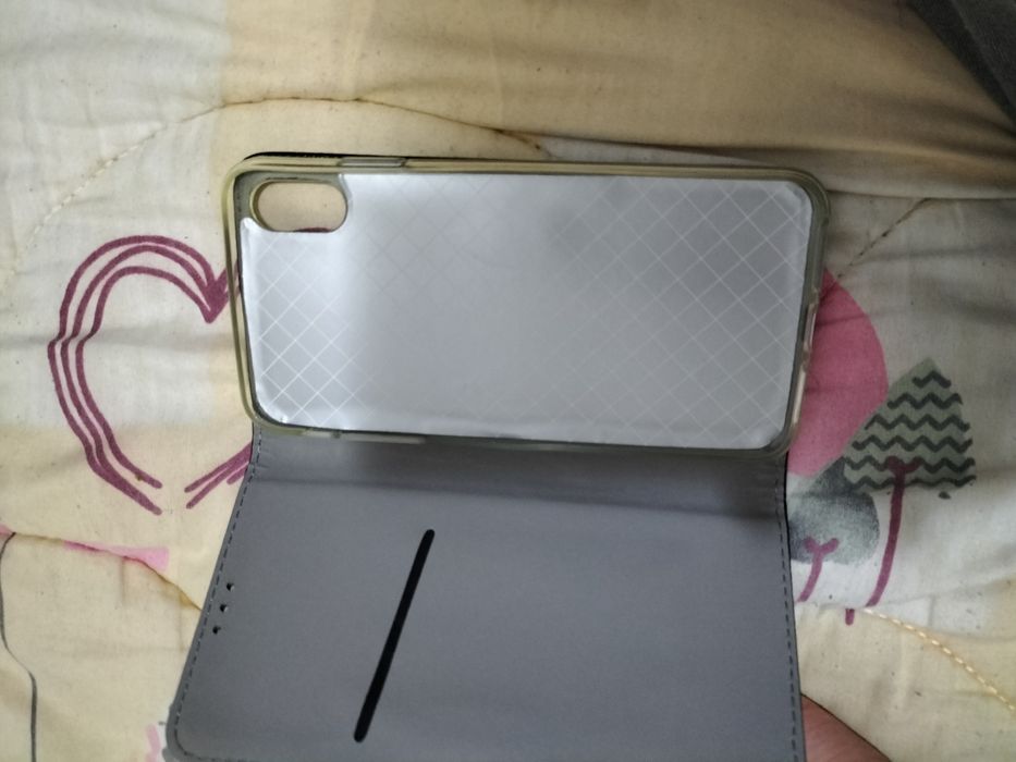 Vând husă tip carte iPhone xs