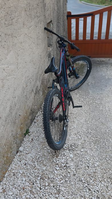 Vând giant glory 2 downhill