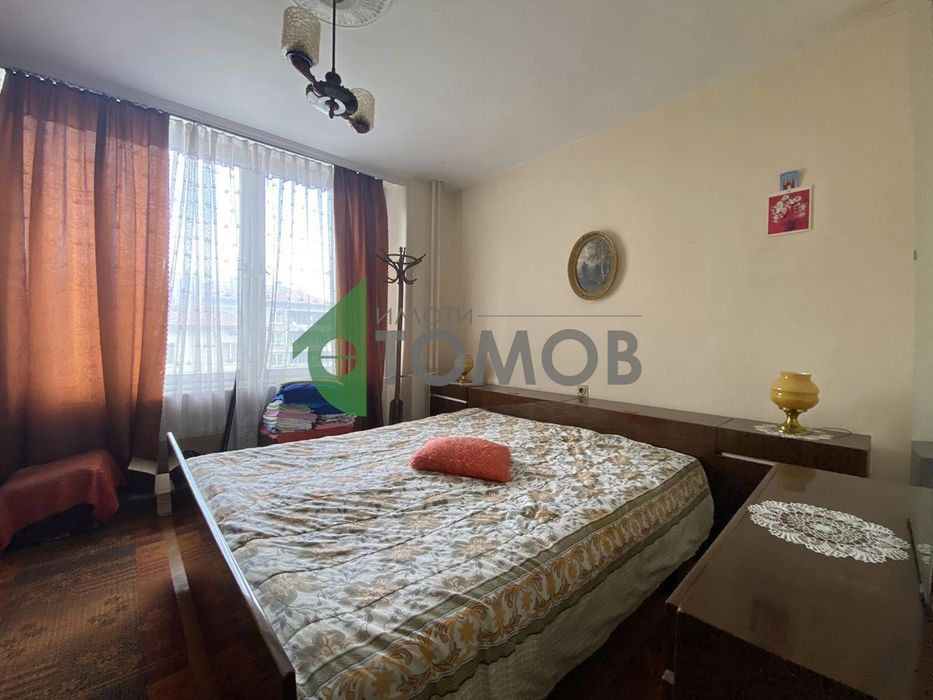 Продава се Тристаен апартамент в Шумен, Център - 90 кв.м за 1332 €/кв.м - Снимка #5