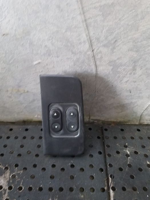 Butoane geamuri electrice fiat punto 176