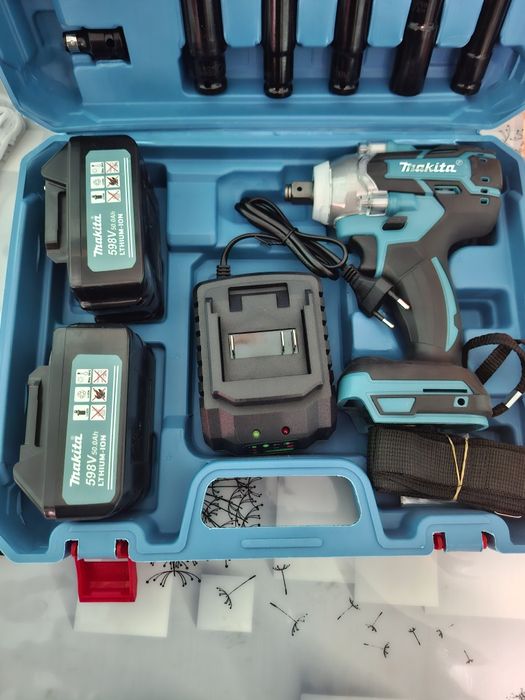 Гайковёрт Макита