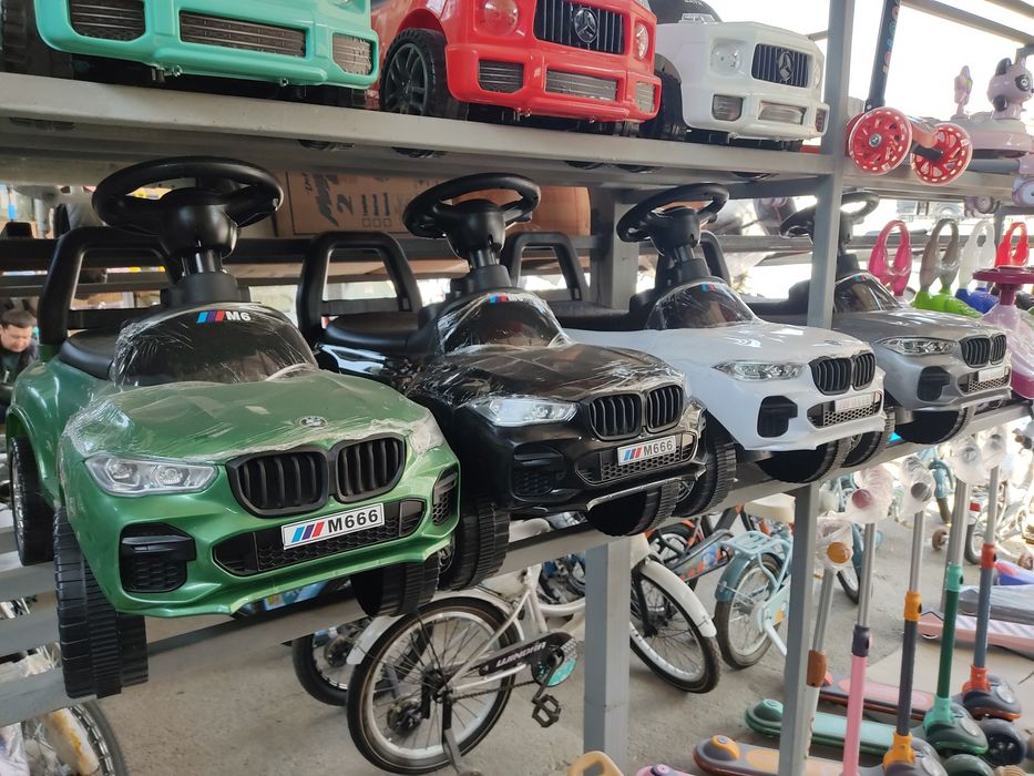 Детская машина с аккумулятором и с ручная управления