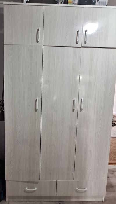 Продоется шифонер