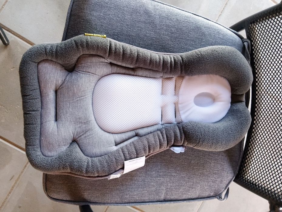 Philips avent,next to me cangaroo,интерактивна въртележка, възглавн