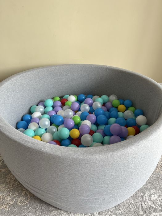 Детский сухой бассейн с шариками