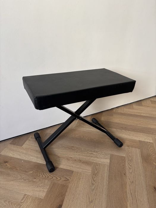 Продам стул для фортепиано