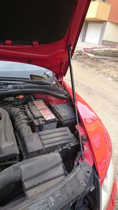 Монтажен комплект амортисьор за преден капак Skoda Octavia mk2