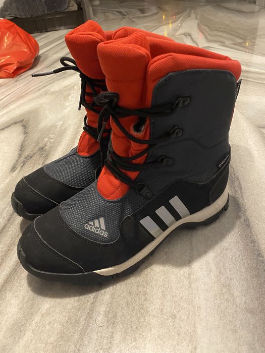 Ghete noi firma Adidas Climafroof, originale ! Cizme piele!