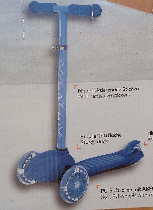 Trotineta, tricicleta, 3 roti cu lumini LED, ghidon Aluminiu reglabil