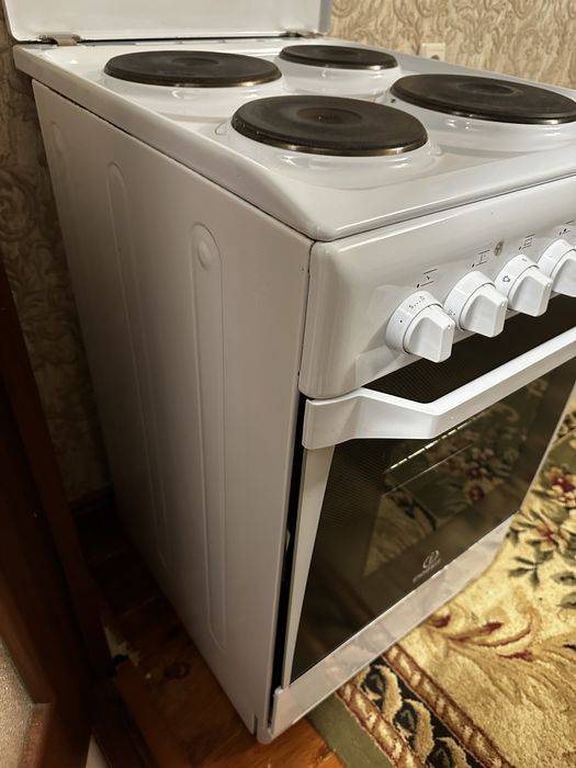 Электрическая плита indesit