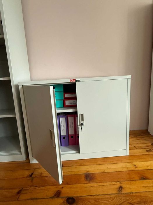 Метални шкафове за офис / архив (2 бр.) – заключващи се, отлични