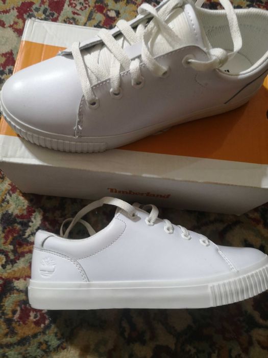 Продам кеды новые