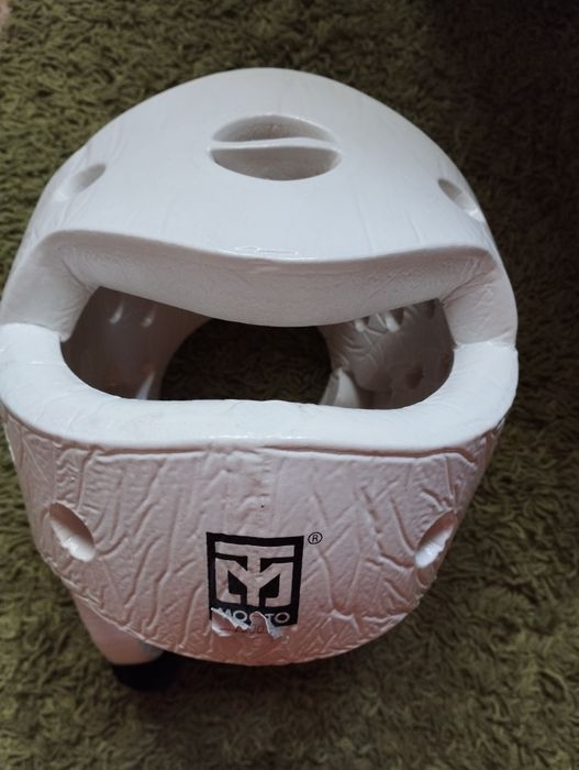 Шлем для единоборств