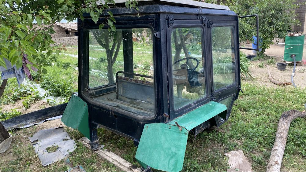 Traktor kabina belarus