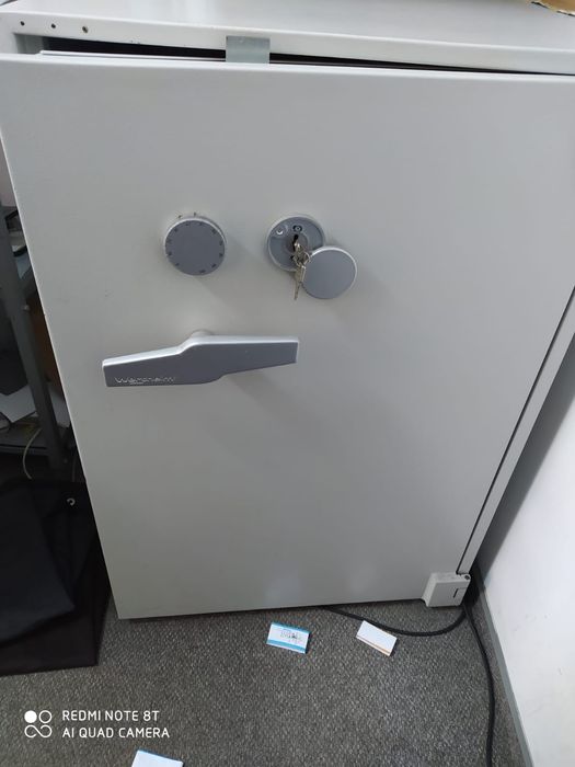 Seif, Lada de armament, Casa de bani diferite dimensiuni și modele