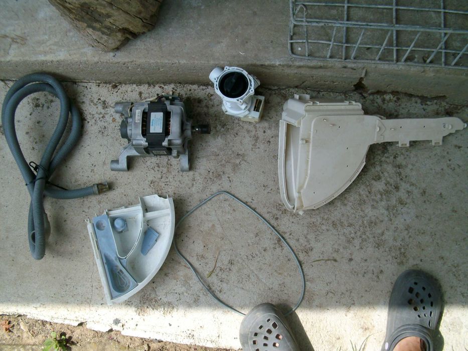 Автоматична пералня HOTPOINT ARISTON на части