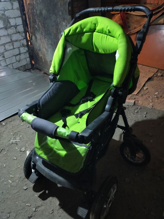 Коляска всесезонная