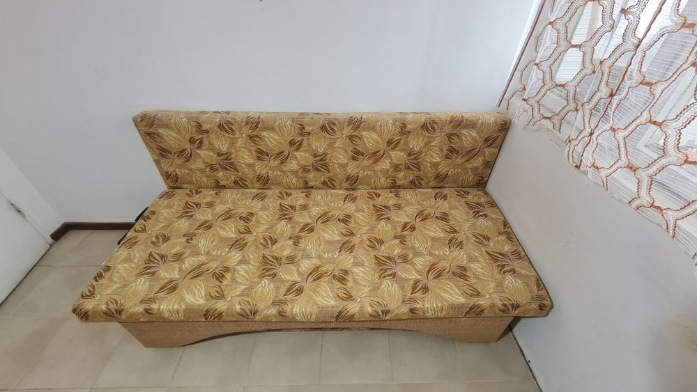 Разтегателен диван