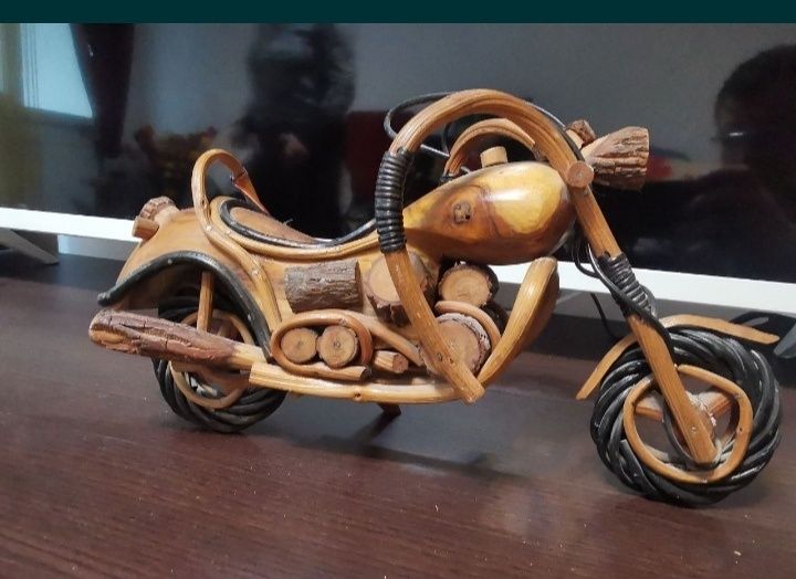 Motocicleta de lemn de colectie 32 cm
