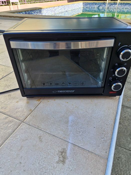 Продава се мини фурна ,,Esperanza,,