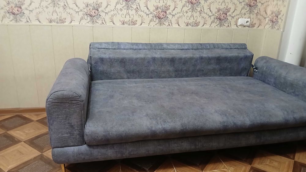 Продается диван.