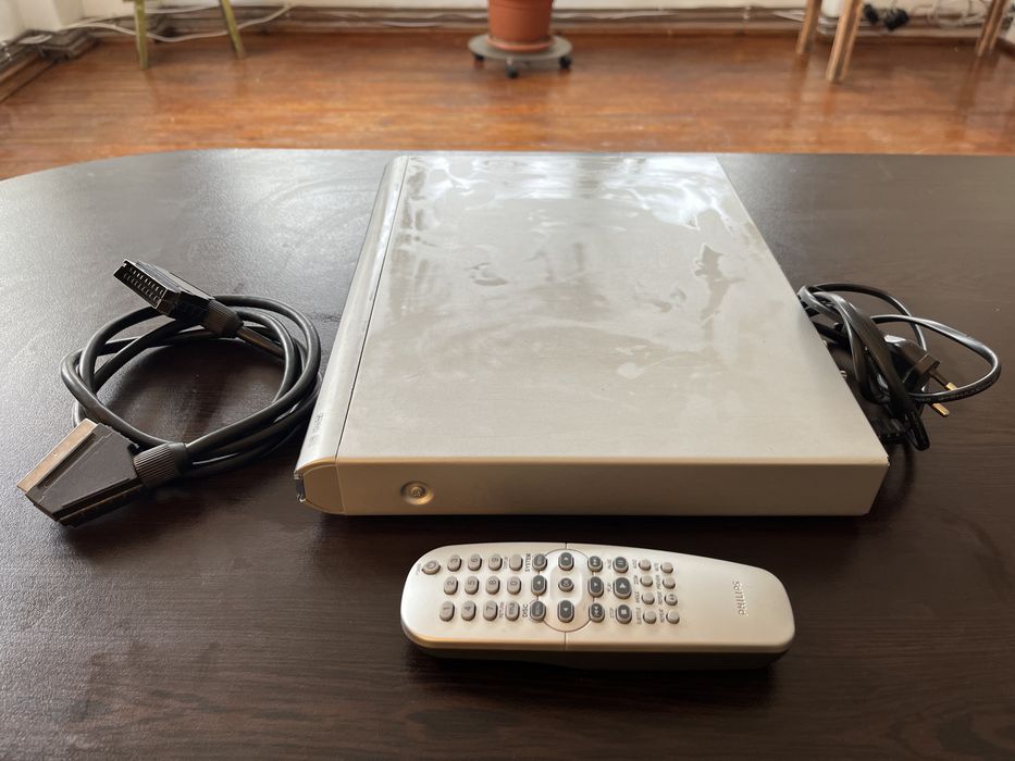 DVD Player Philips DVP520/02 – Complet, cu telecomandă originală și cablu SCART