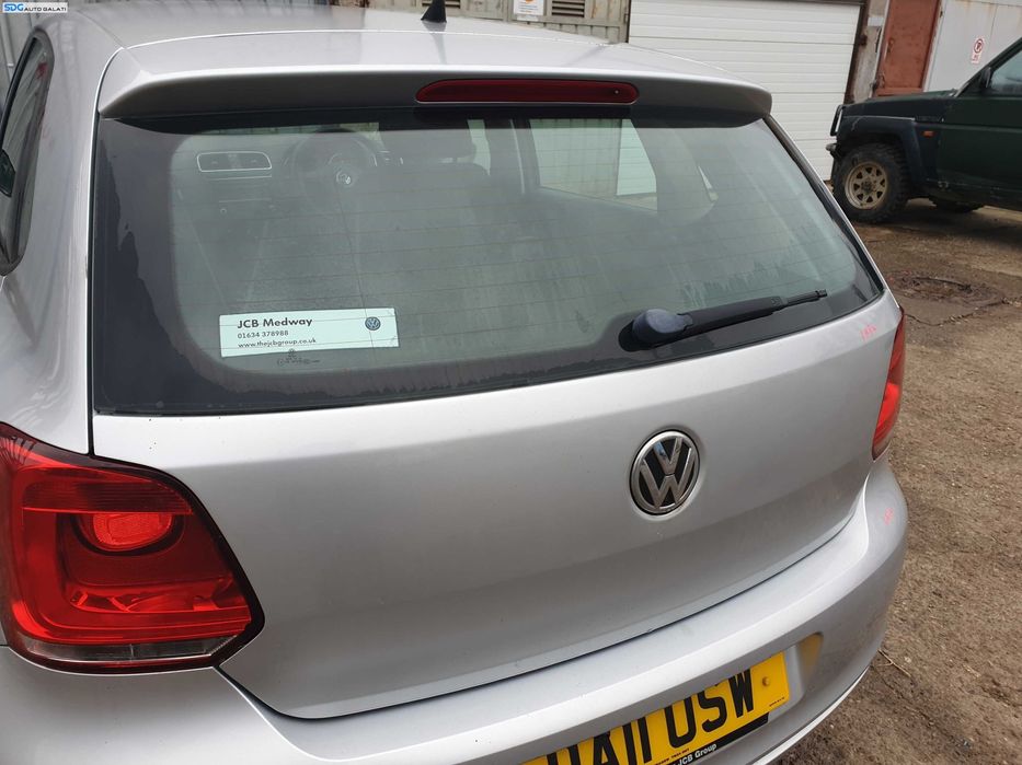 Haion Hayon Capota Portbagaj Dezechipat cu Luneta Geam Sticla Volkswagen Polo 6R 2009 - 2017 Culoare LA7W [K0929]