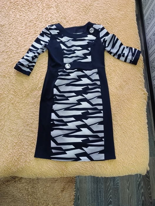 Продам платья размер 48-50