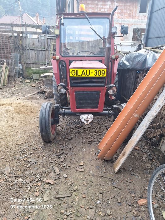 Vând tractor Fiat 550