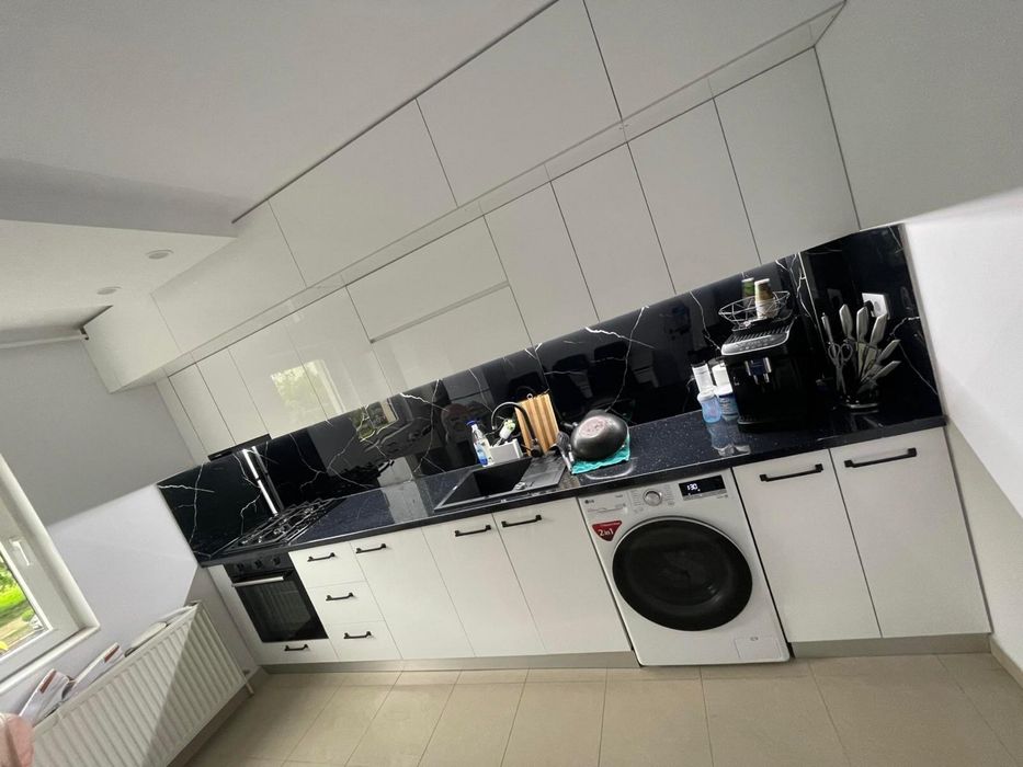 Apartament 3 camere central “ Etaj 1