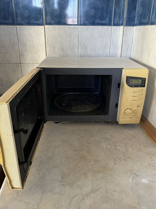 Миктовълнова Midea